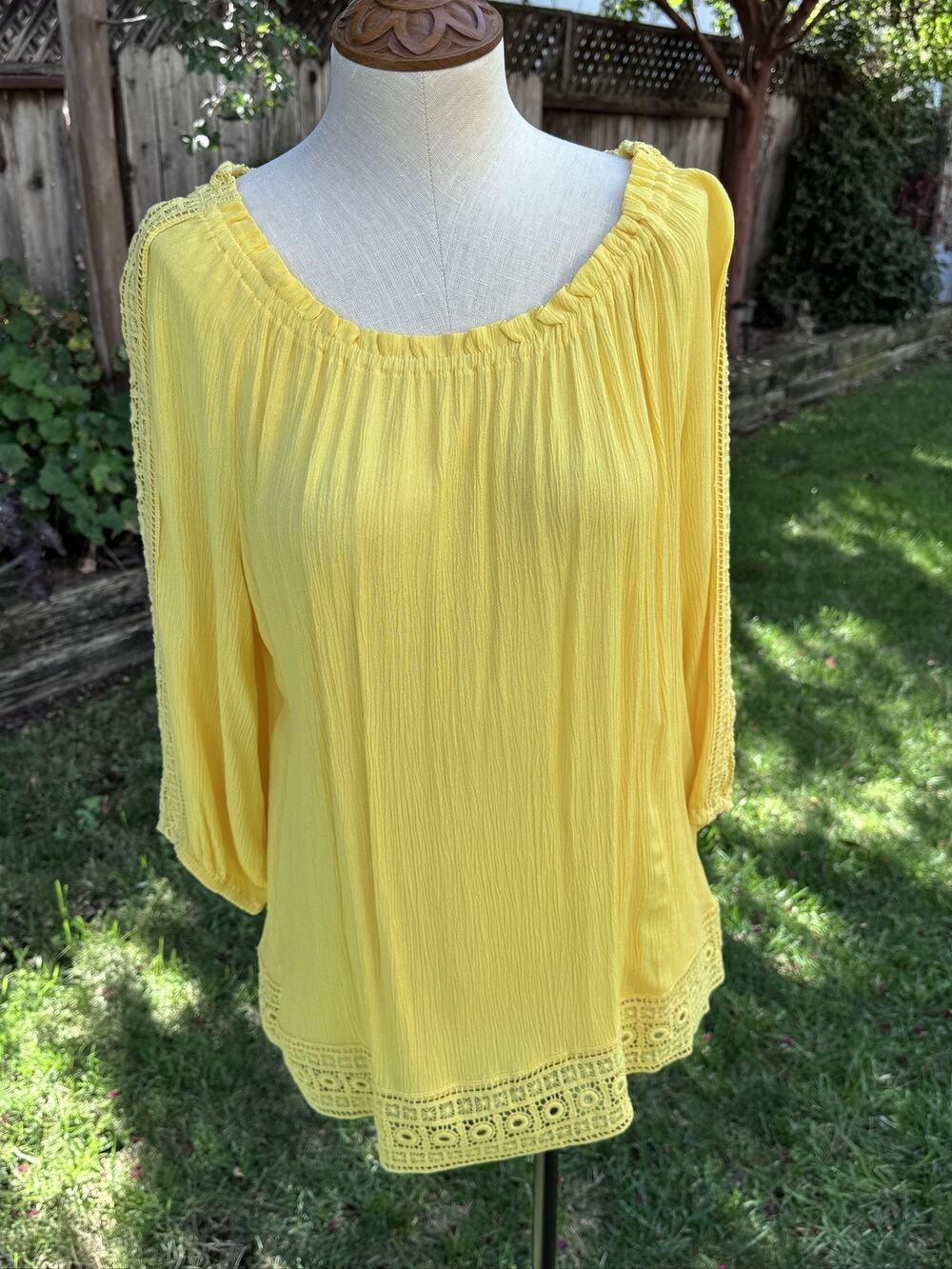 Westport Women's Petite L Yellow Tunic Blouse 3/4 Sleeve Lace Trim Knit Top